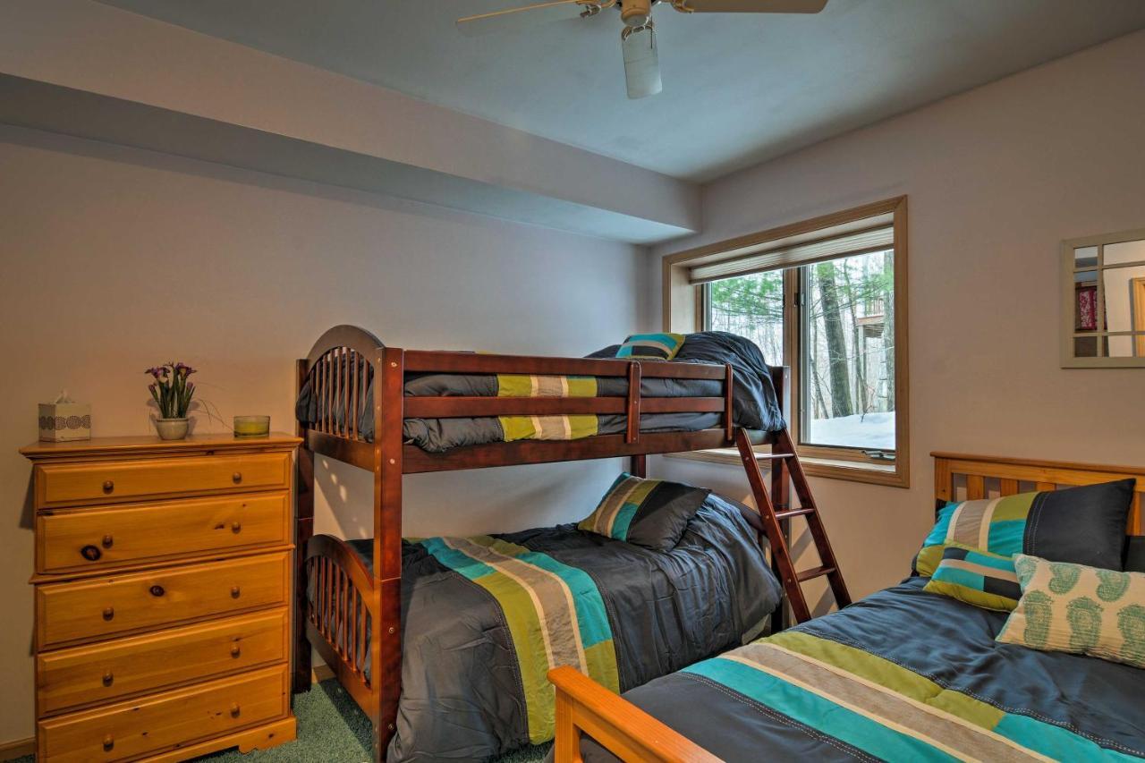 Resort-Style Harbor Springs Home With 2 Decks! Exteriör bild